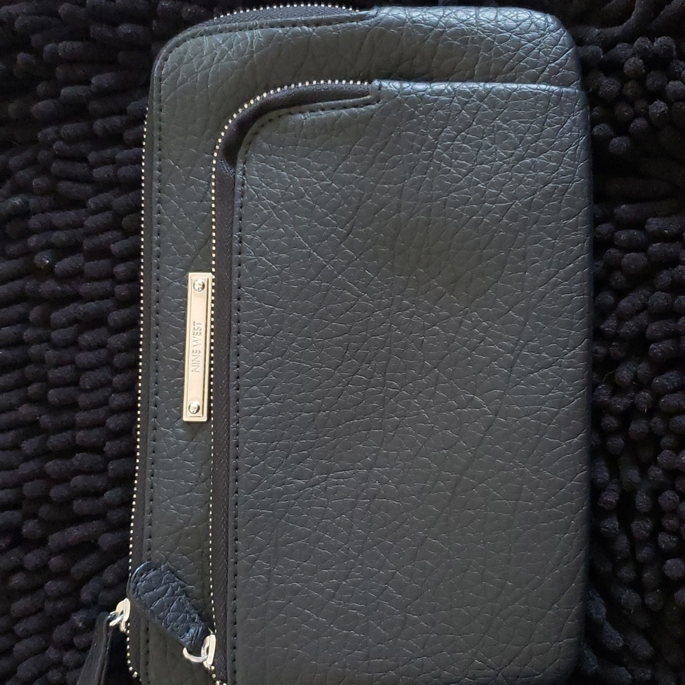 Nine West Wristlet